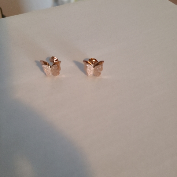 Butterfly necklace and earrings - Picture 2 of 3